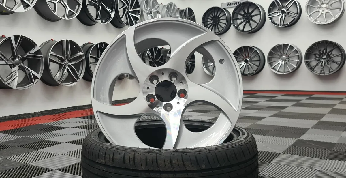 Mercedes Alphard Alloy wheels - Image 1