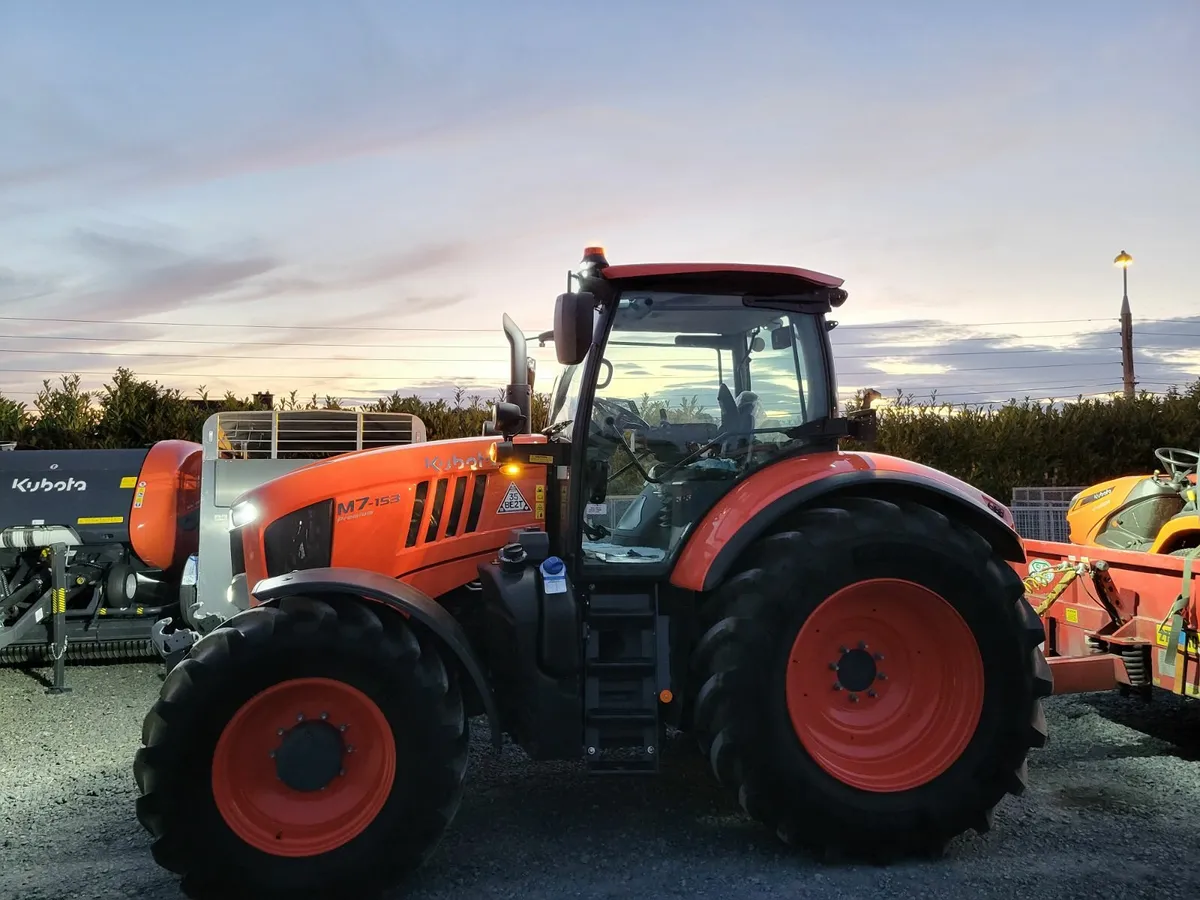 Kubota M7153 Premium  DEMO - Image 3