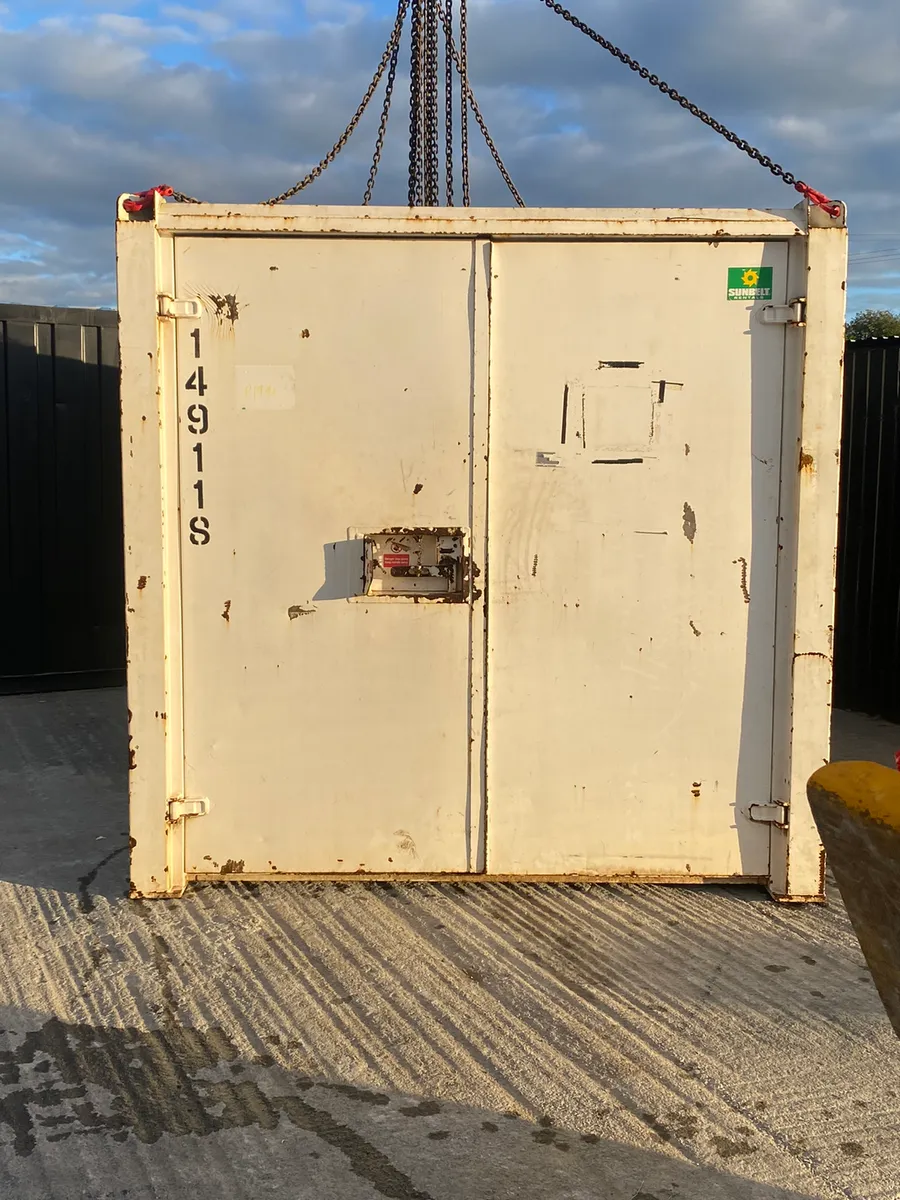 Choice of 2 10ft Containers - Image 4