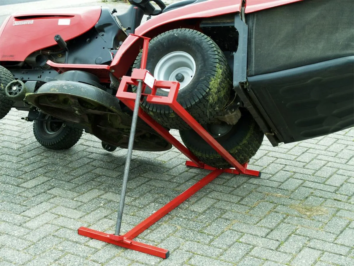 QUAD MOWER LIFTER.   A FRAMES.  L.E.D. LAMPS