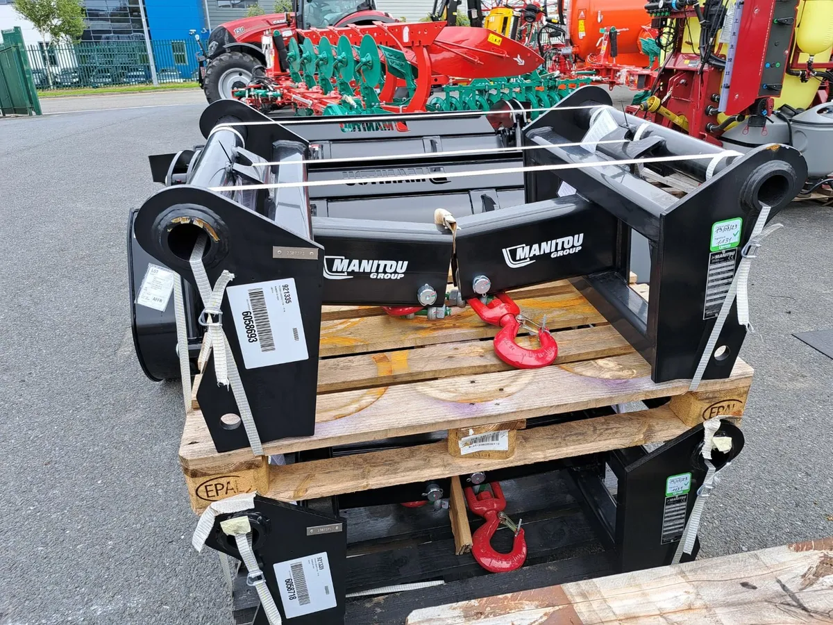 New Manitou PC50 frame mounted hook - Image 3