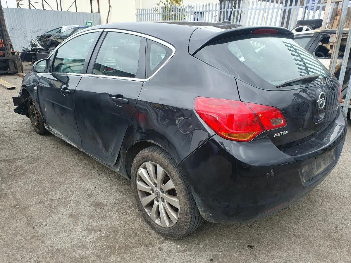 10 OPEL ASTRA  1.7 CDTI  (A17DTR) FOR BREAKING - Image 4