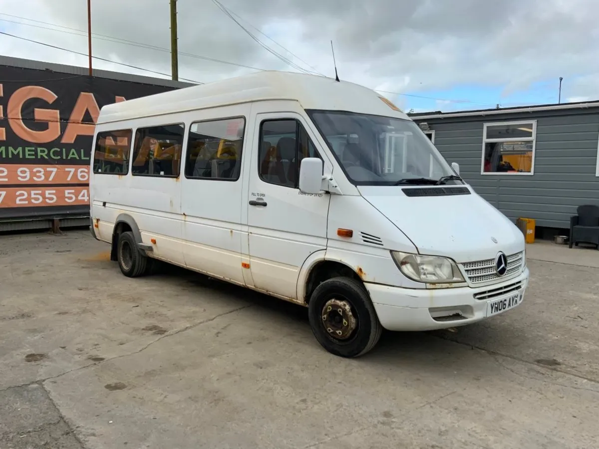 Mercedes-Benz Vario 16 Seater Wheelchair Accessib - Image 3