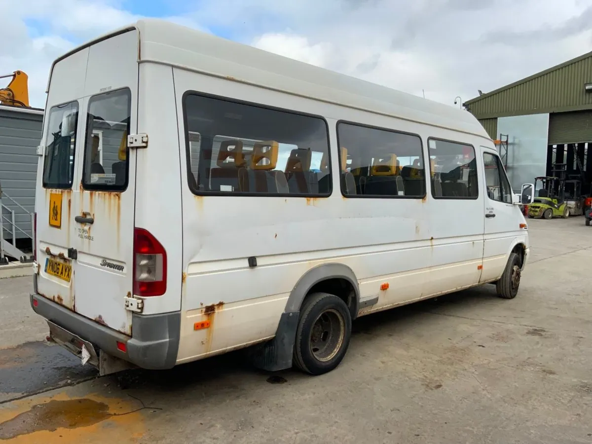 Mercedes-Benz Vario 16 Seater Wheelchair Accessib - Image 4