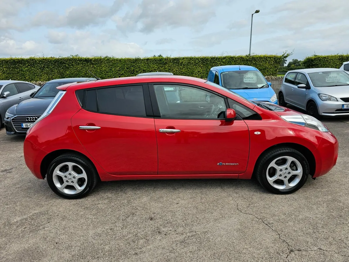 Flame red store nissan leaf