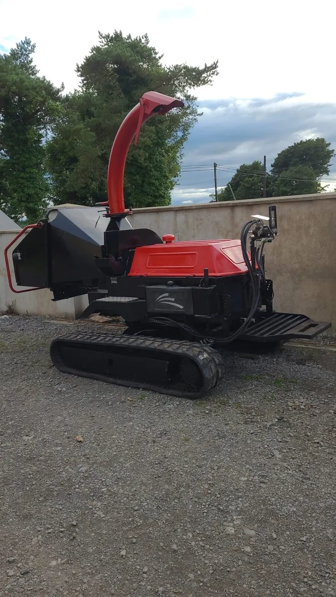 Tracked Woodchipper 9”