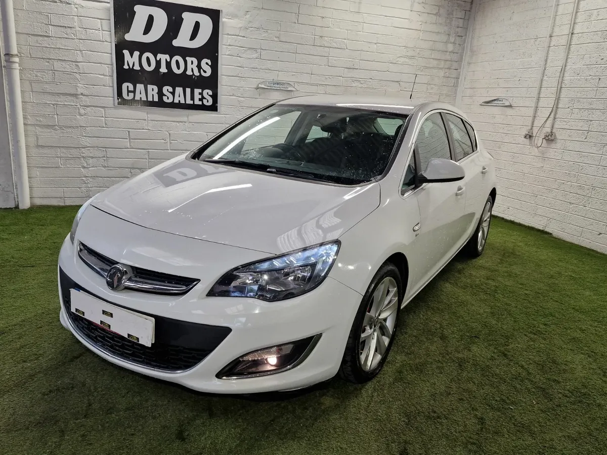 Vauxhall / OPel Astra 1.4 T 140 SRI 2014 WITH WARR - Image 1