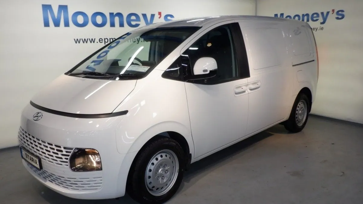 Hyundai Staria Commercial VAN IS NOW Here AT Moon