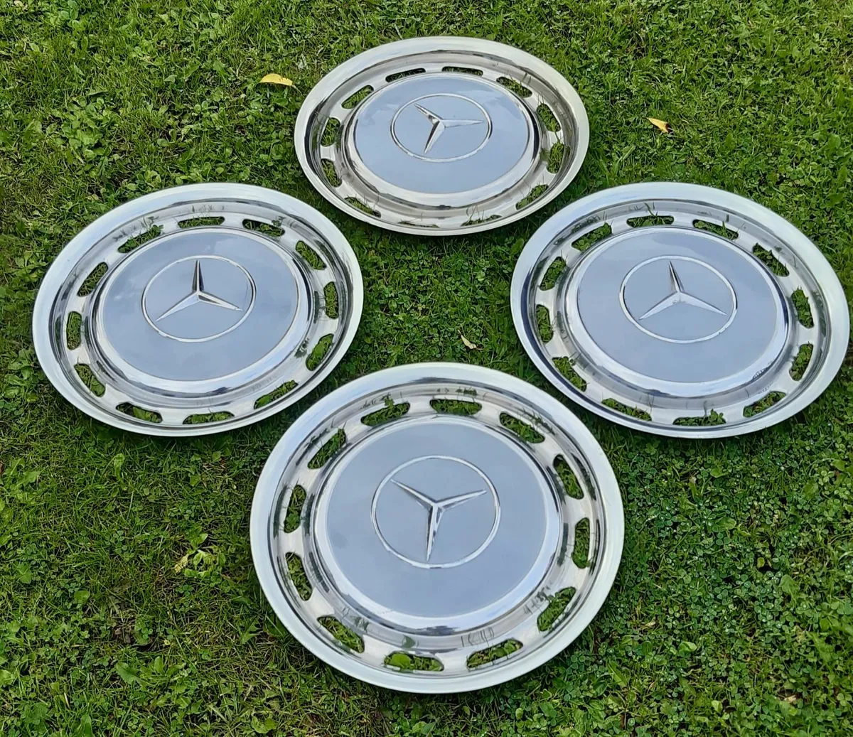 Hubcaps  wheel covers trims mercedes vintage 14" - Image 1