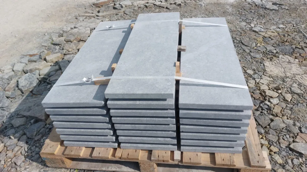 Limestone wall capping (reduced) - Image 1