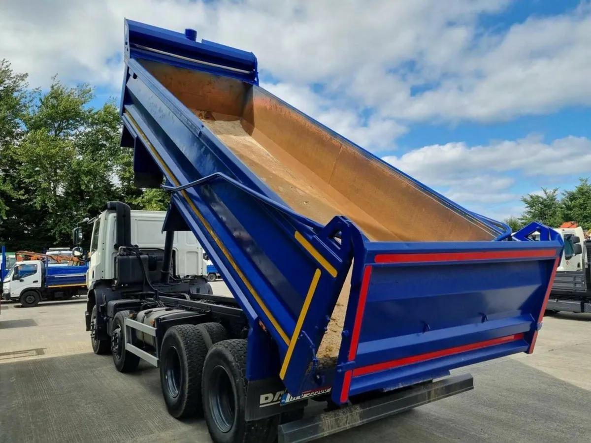 DAF CF 400  8X4  TIPPER - Image 4