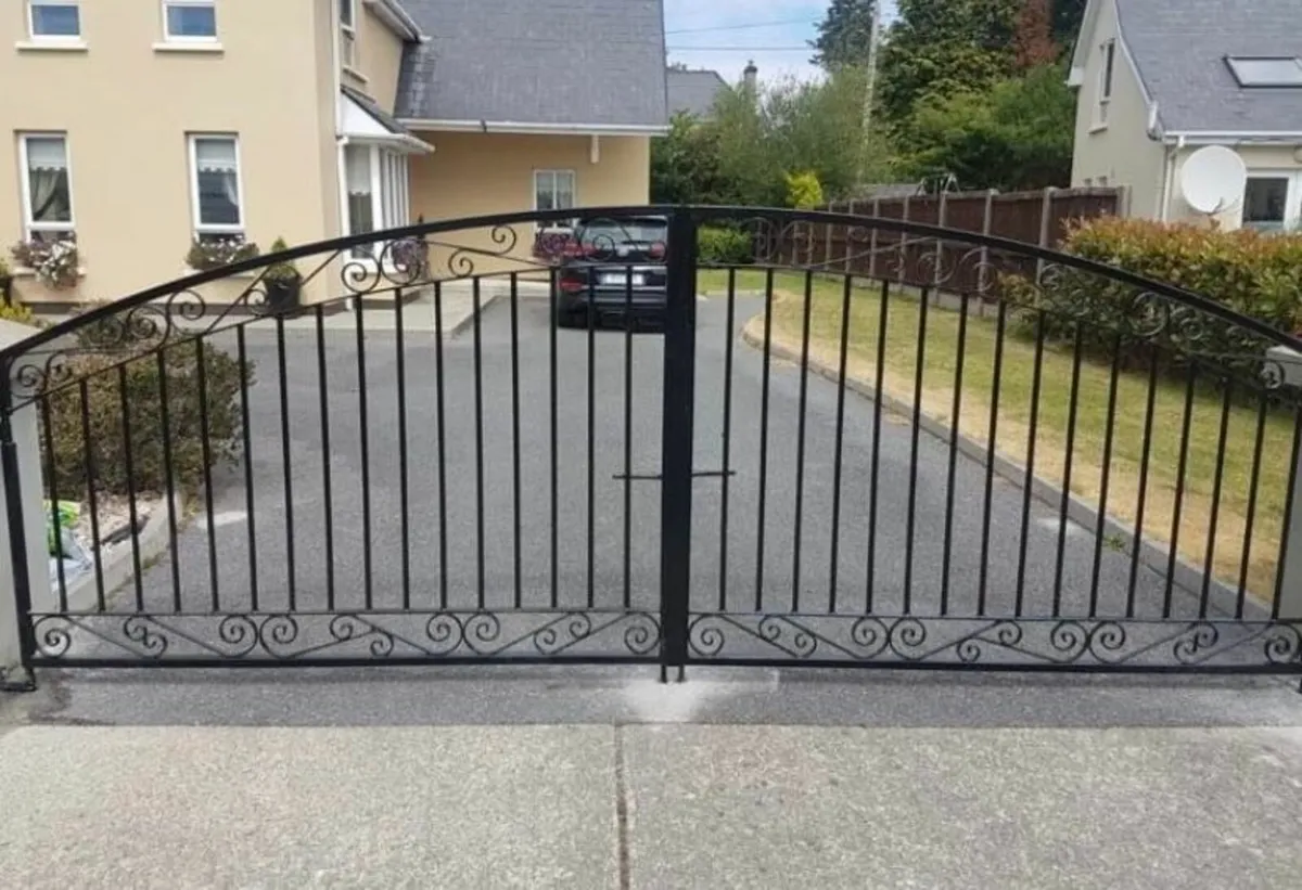 METAL DRIVEWAY GATES - Image 4