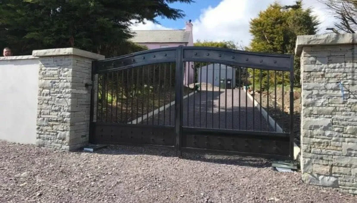 CONTEMPORARY GATES - Image 3