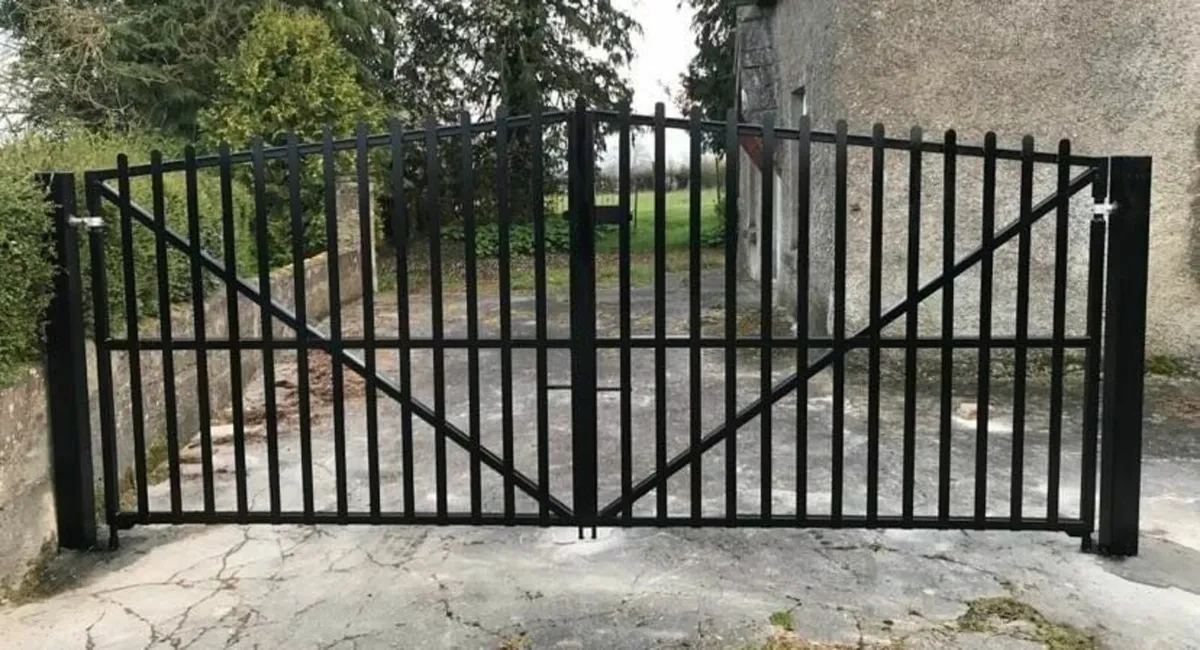 TRADITIONAL GATES - Image 4