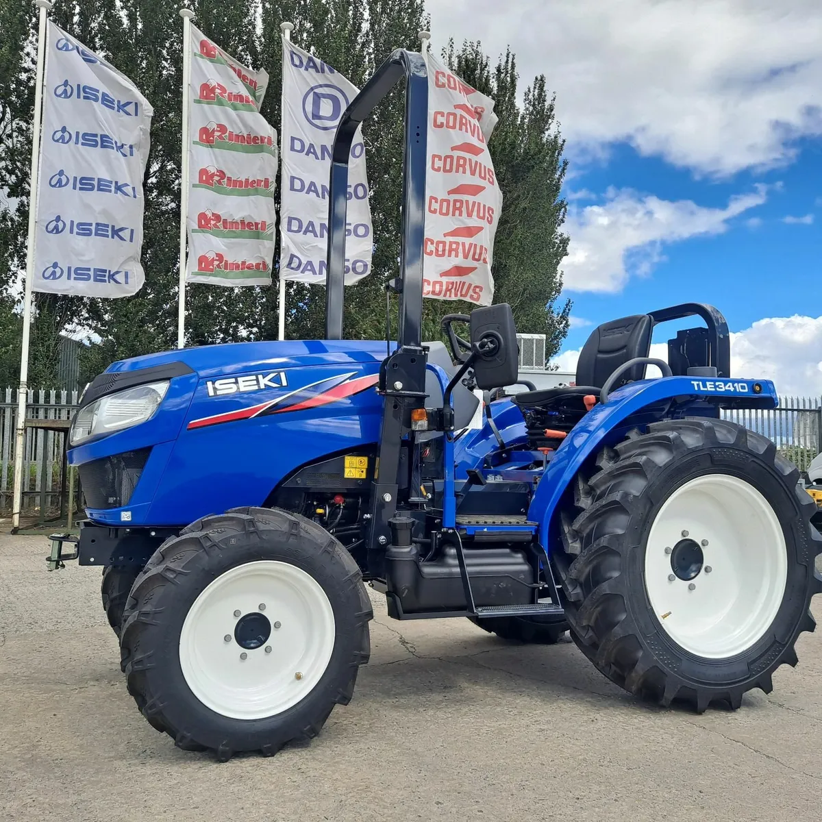 Iseki TLE 3410 Compact Tractor - Image 3