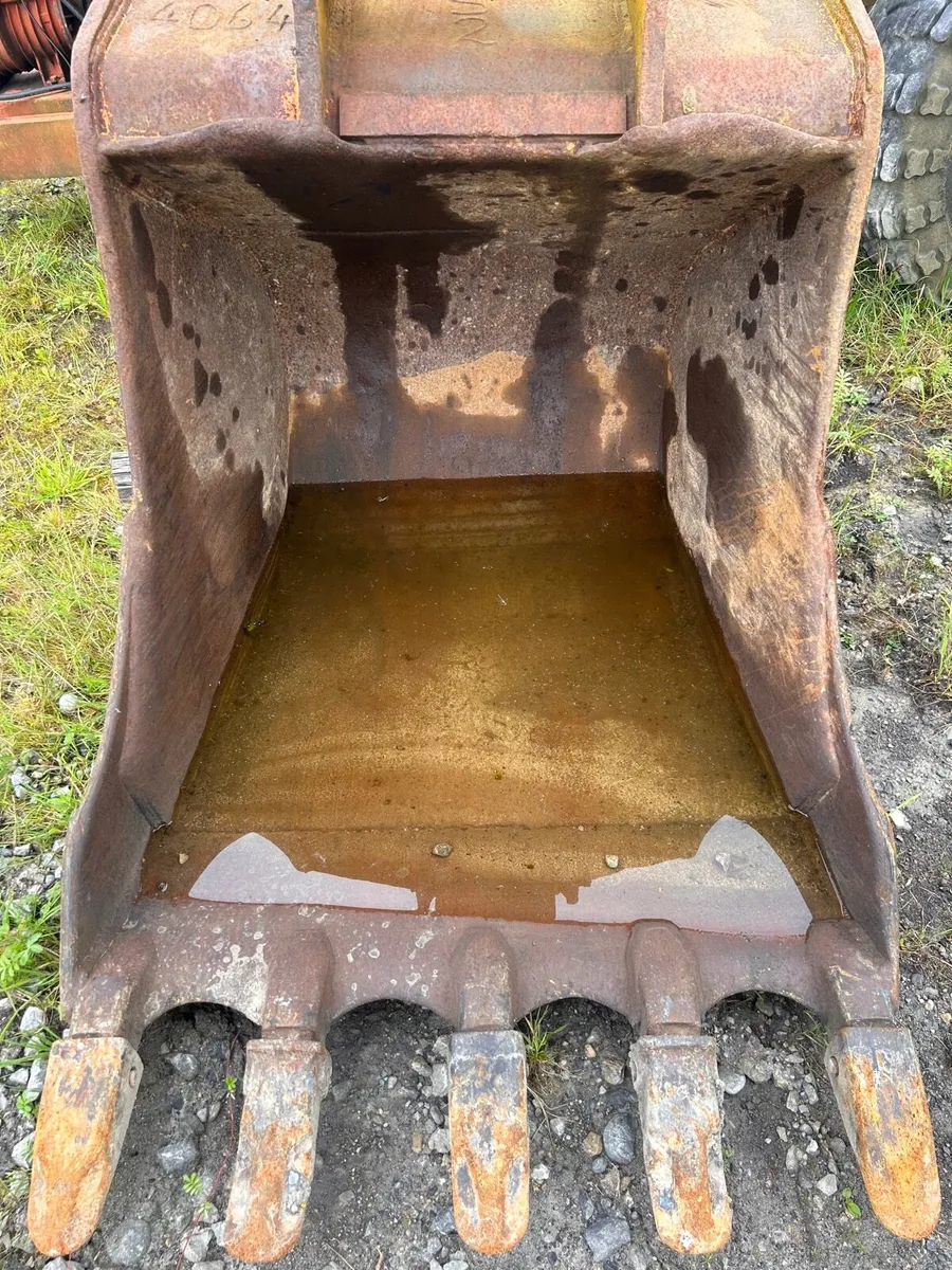 3 FT ROCK BUCKET FOR 20 TON - Image 2