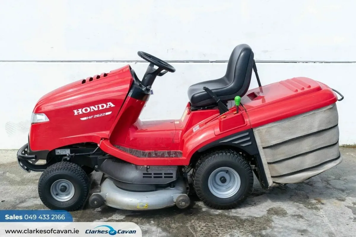 2019 Honda HF2622 ride-on - Image 2