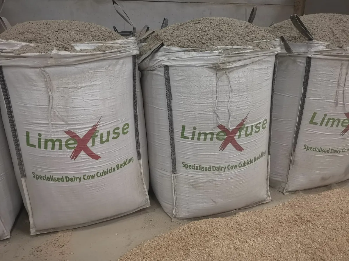 LimeXfuse diary cow cubical bedding. ready to use