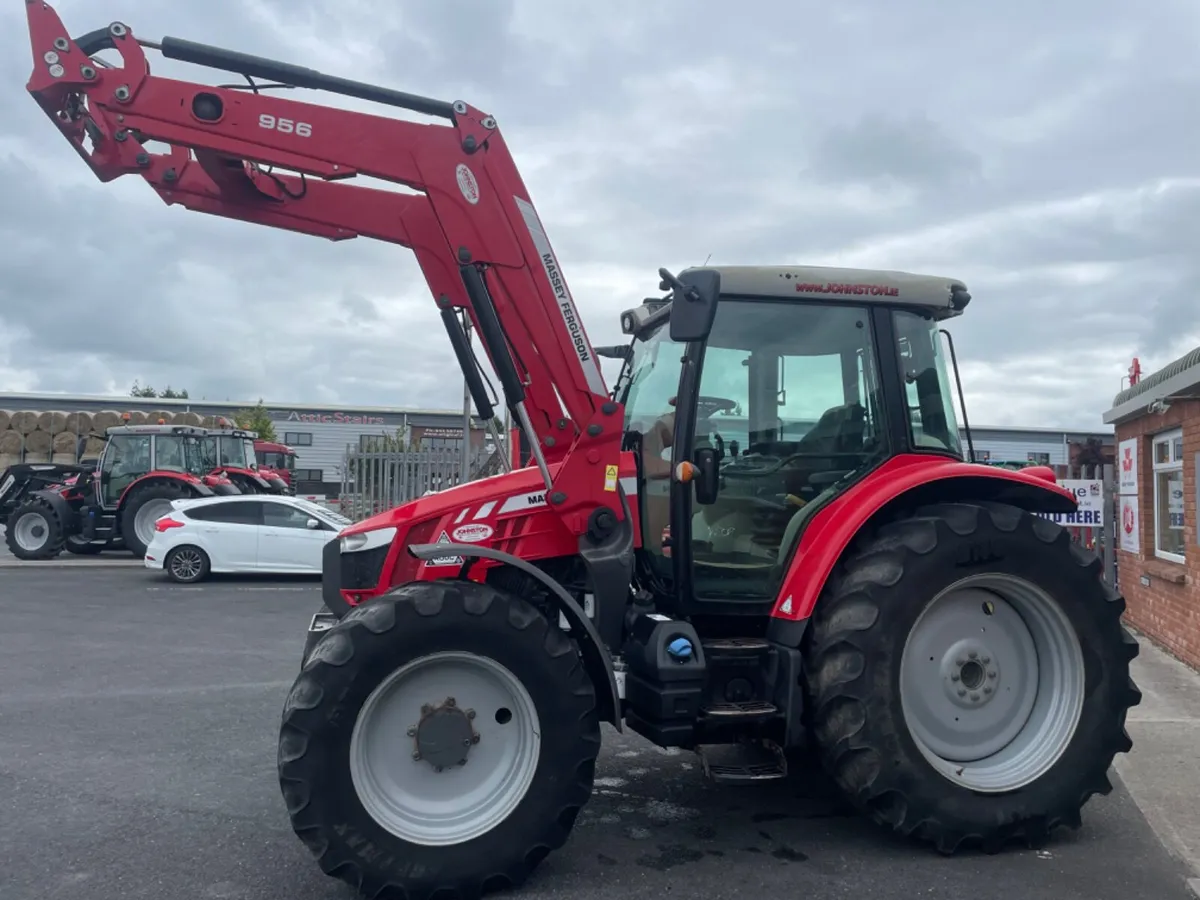 Massey Ferguson 5612 - Image 2