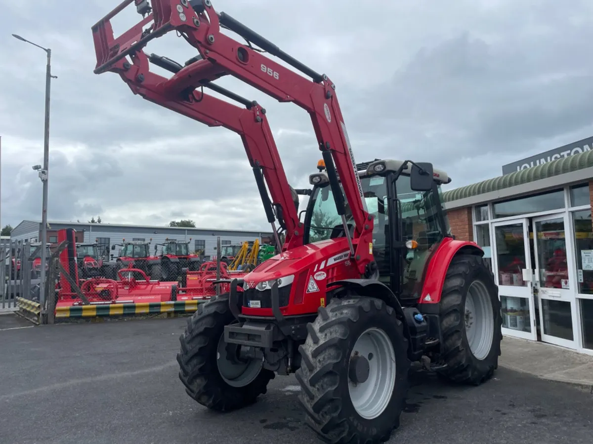 Massey Ferguson 5612 - Image 3