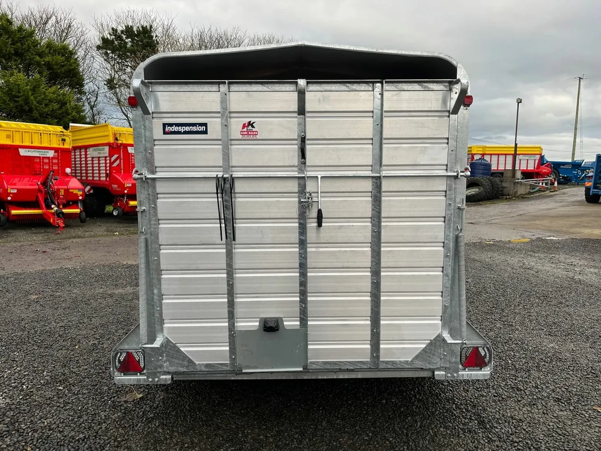 New Indespension 12x6 Livestock Trailer with Tank - Image 4