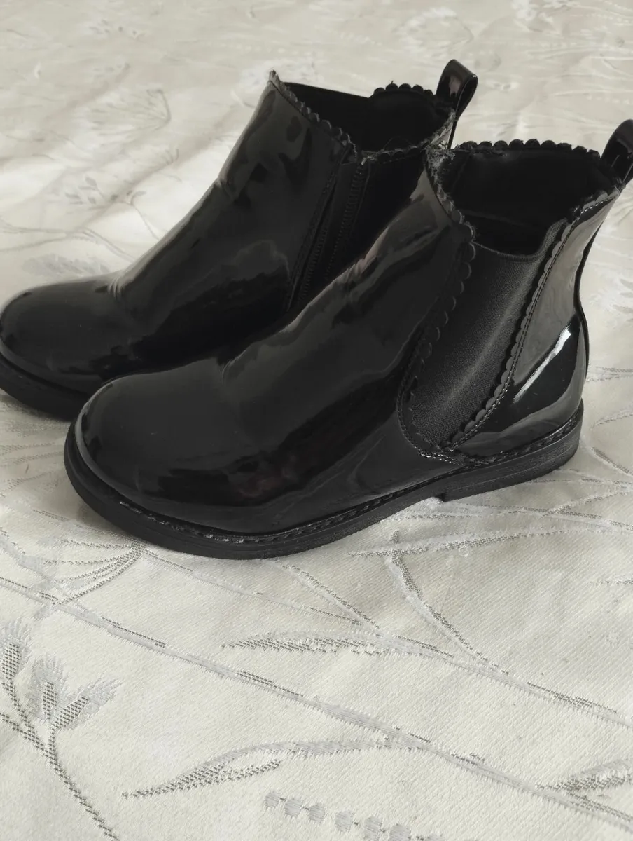 Girls chelsea hot sale boots sale