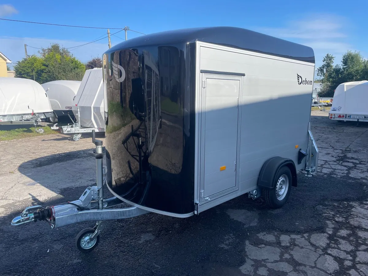 Debon roadster 300 Box Trailer (Box Van)