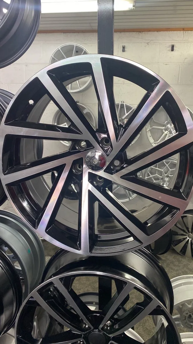 Vw golf Spielberg alloys - Image 2