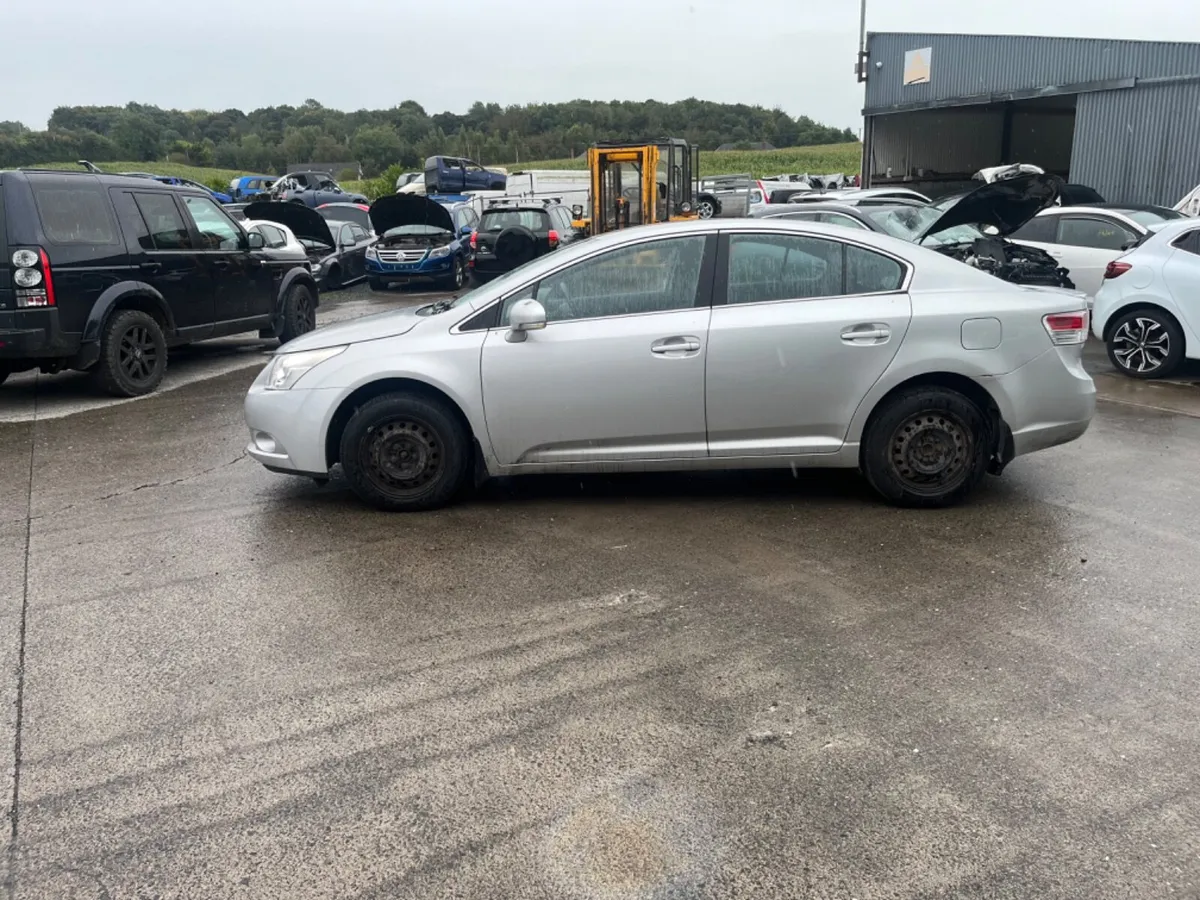 2010 Toyota Avensis 2.0 D4D - Image 4