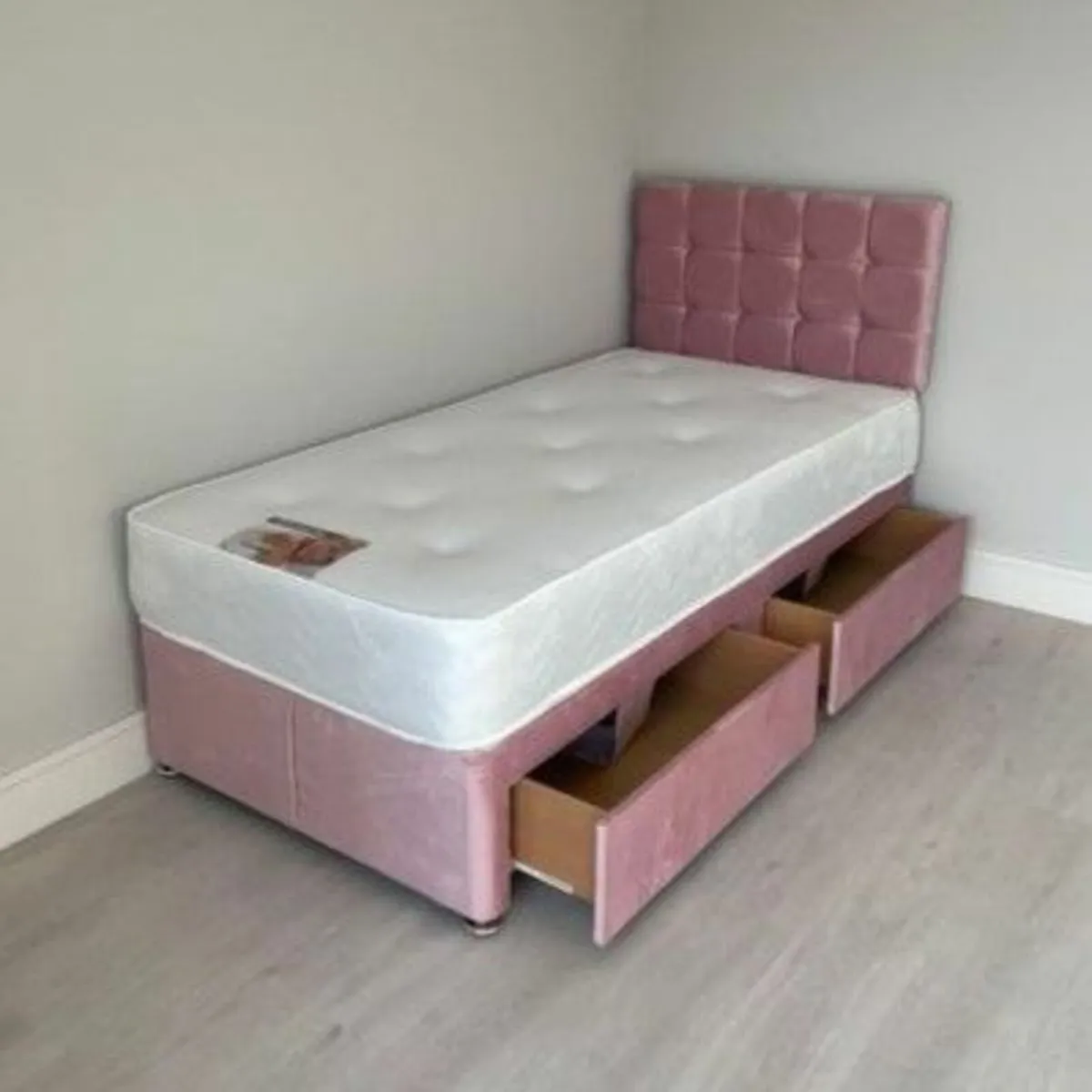 Pink divan deals single bed