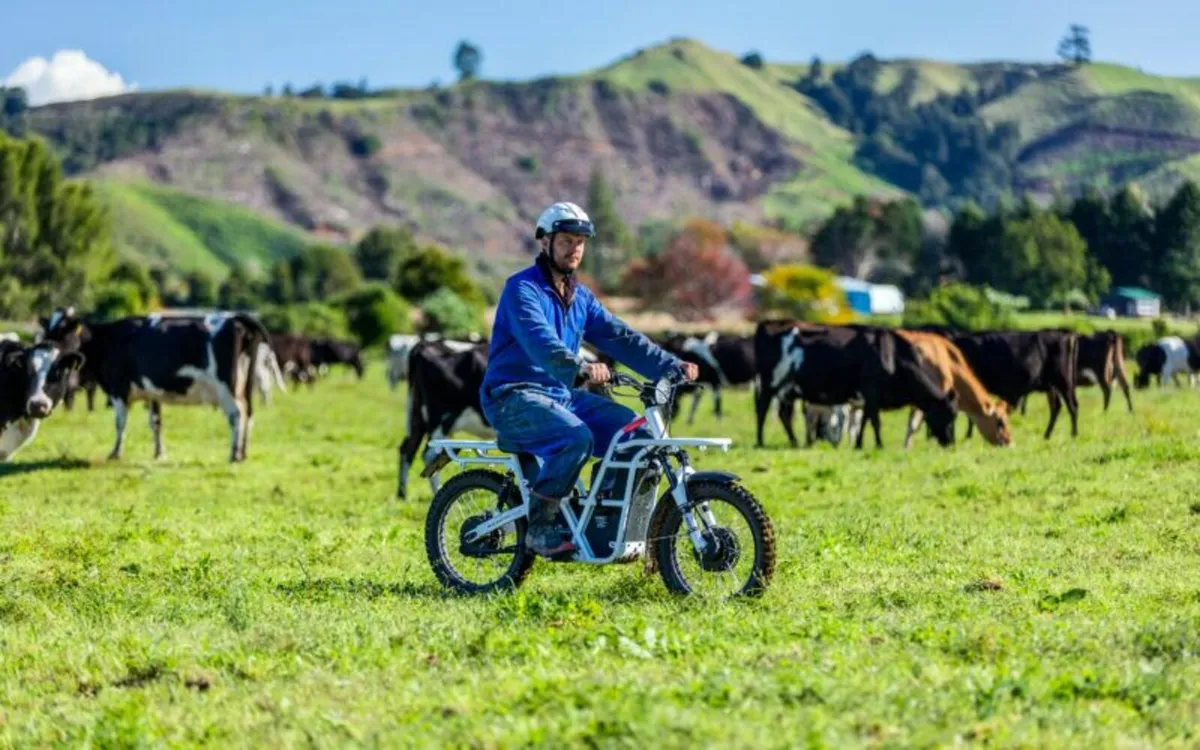 NEW UBCO 2X2 ADVENTURE FARM ELECTRIC BIKE - Image 3