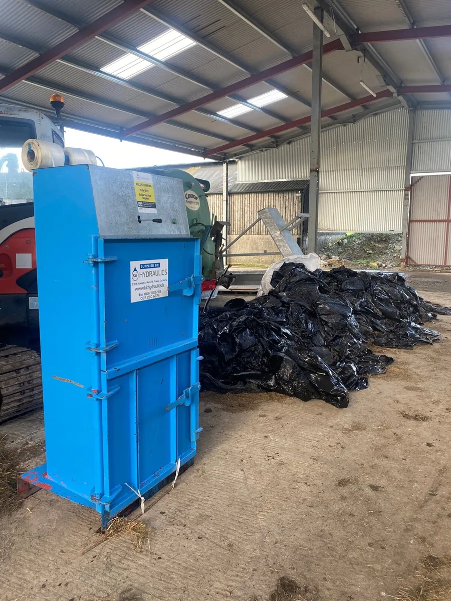 Farm plastic silage wrap baler compactor recycling - Image 1