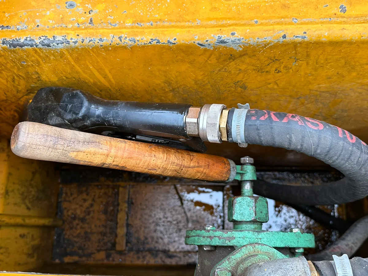 2000L Fuel Bowser / Cube Bunded - Image 3
