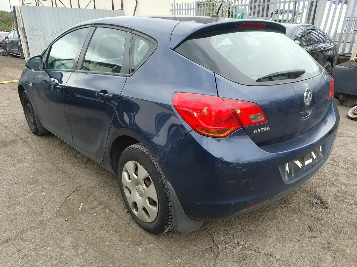10 OPEL ASTRA  1.4 P (A14XER) FOR BREAKING - Image 3