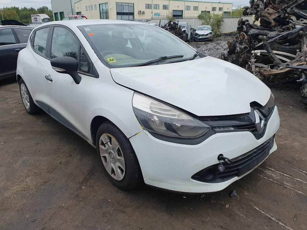 14 RENAULT CLIO 1.2 P FOR BREAKING - Image 2