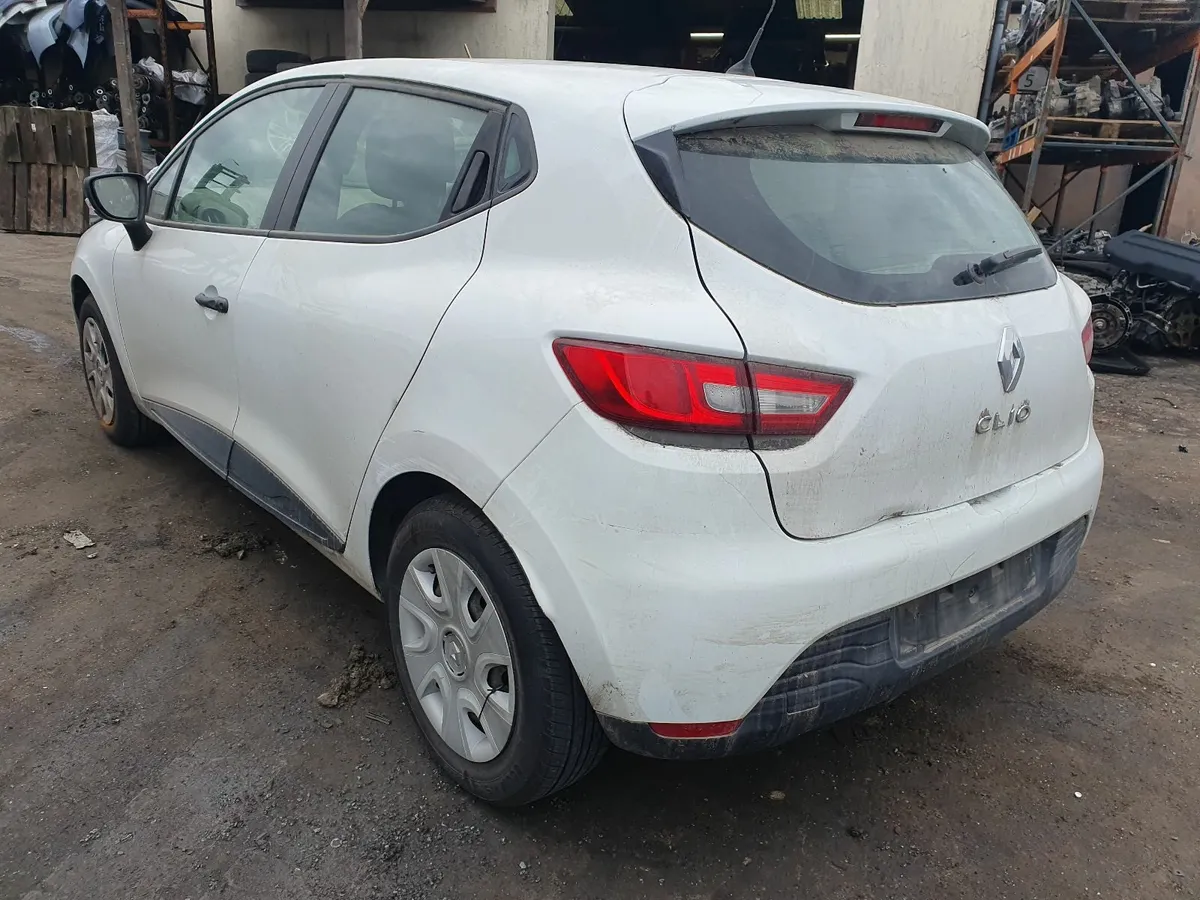 14 RENAULT CLIO 1.2 P FOR BREAKING - Image 3