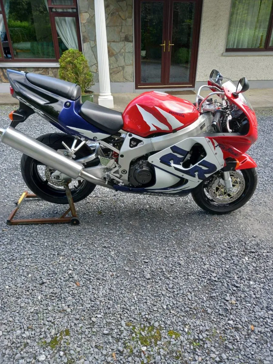 Honda CBR 900 Fireblade only 18 K Excellent 1999