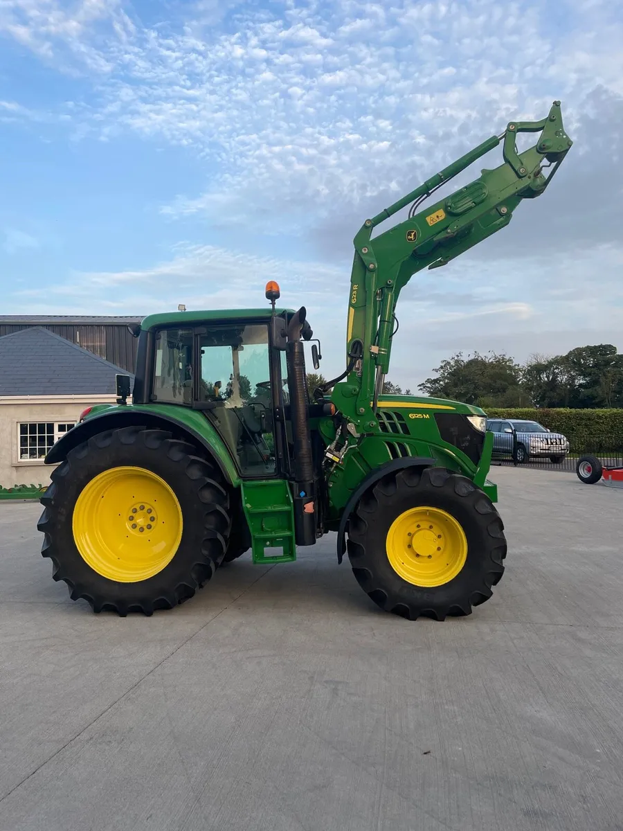 John Deere 6125M - Image 1