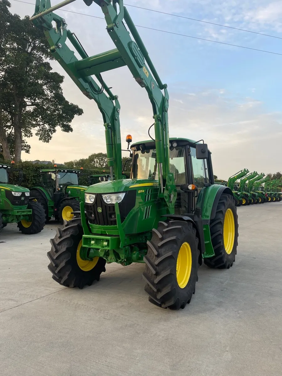 John Deere 6125M - Image 3