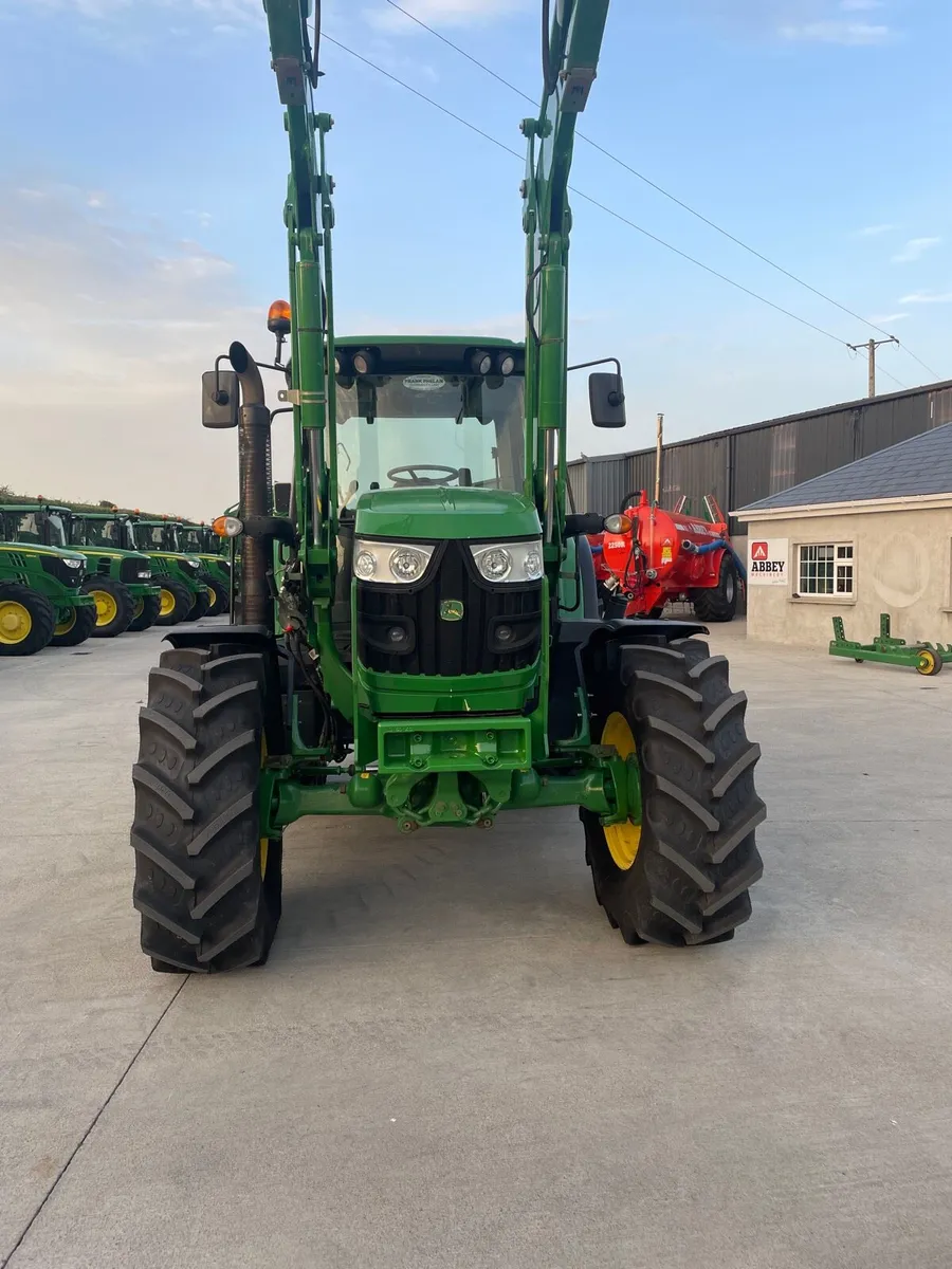 John Deere 6125M - Image 4