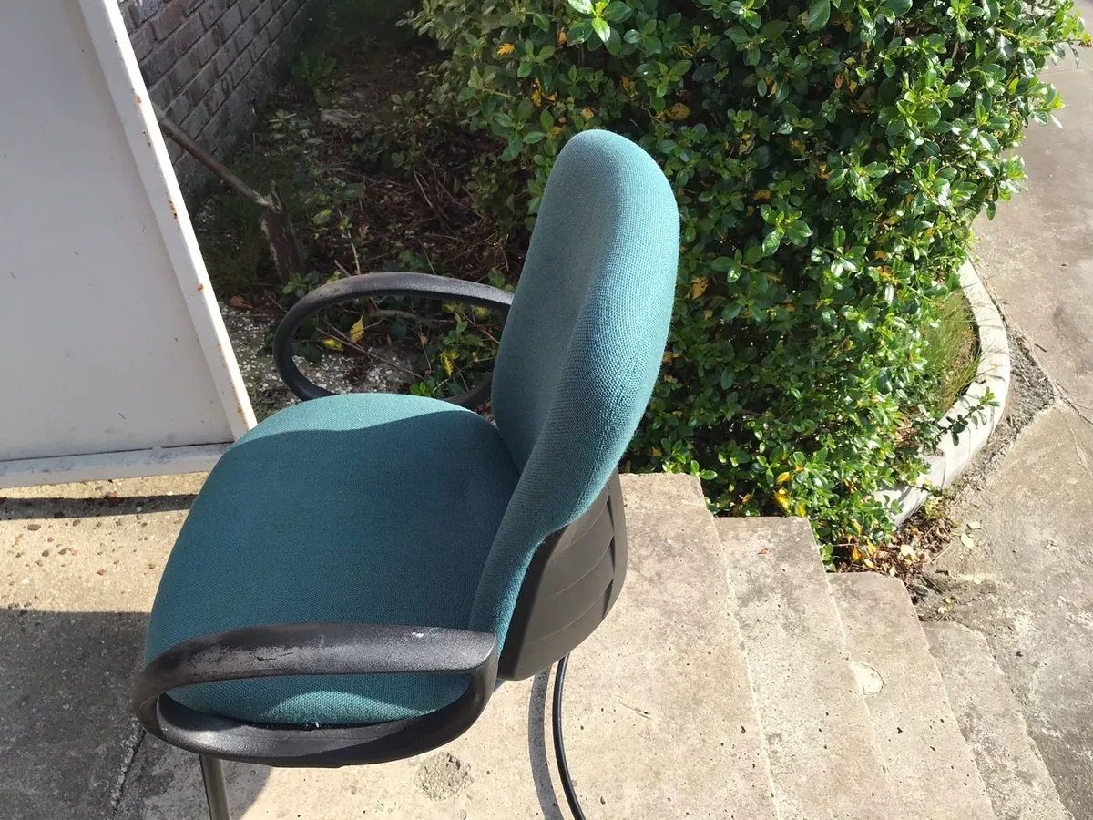 Meeting room chairs - Image 2