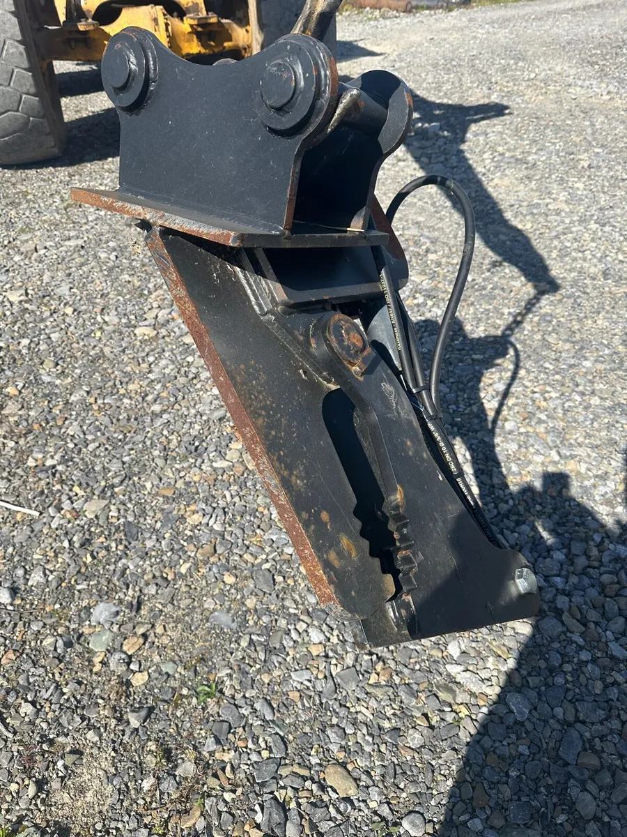 Post / tree pullers suit 6 ton for sale in Co. Kildare for €1,200 on