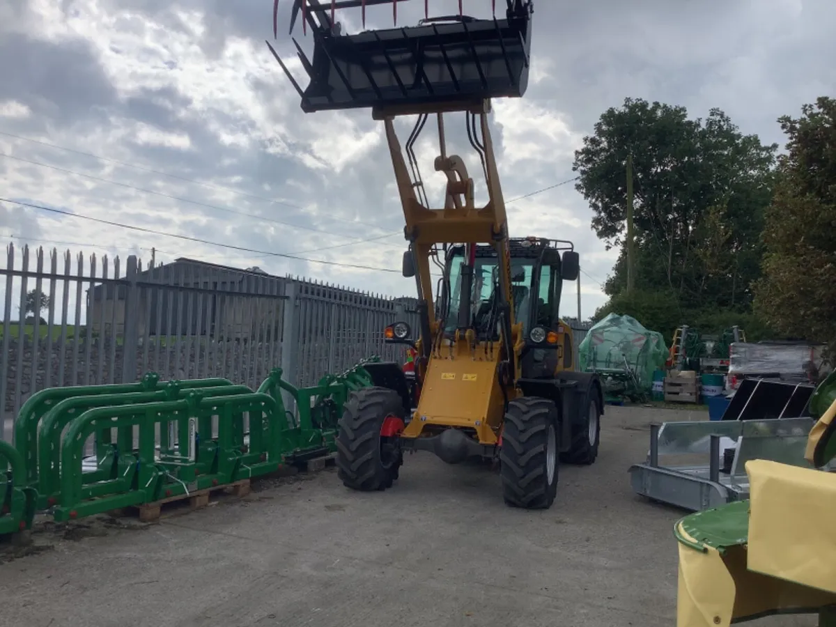 New DGM 920 Pro four wheel loader - Image 2