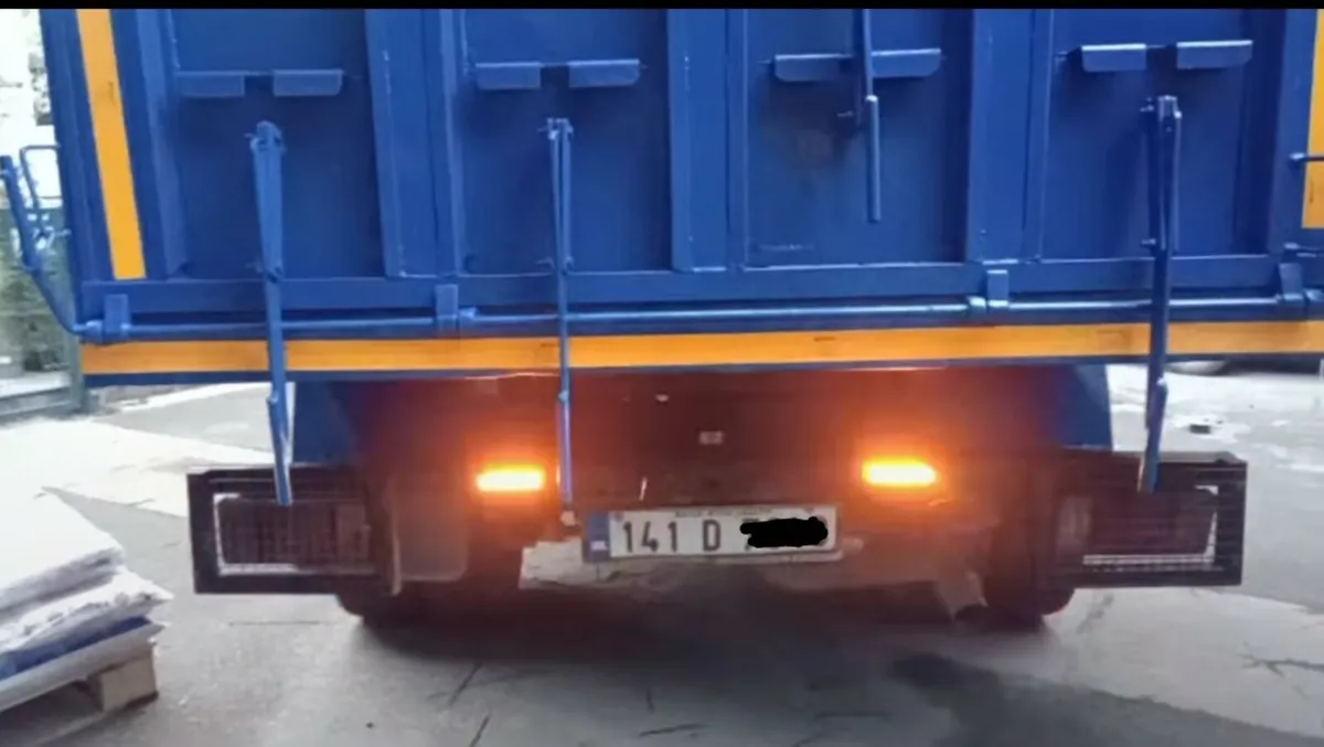 Van Truck Flashing Work Lights Beacon Installation - Image 1
