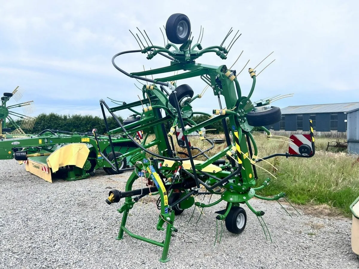 Krone Vendro 790 6 Rotor Tedder -End of Season Sal - Image 2