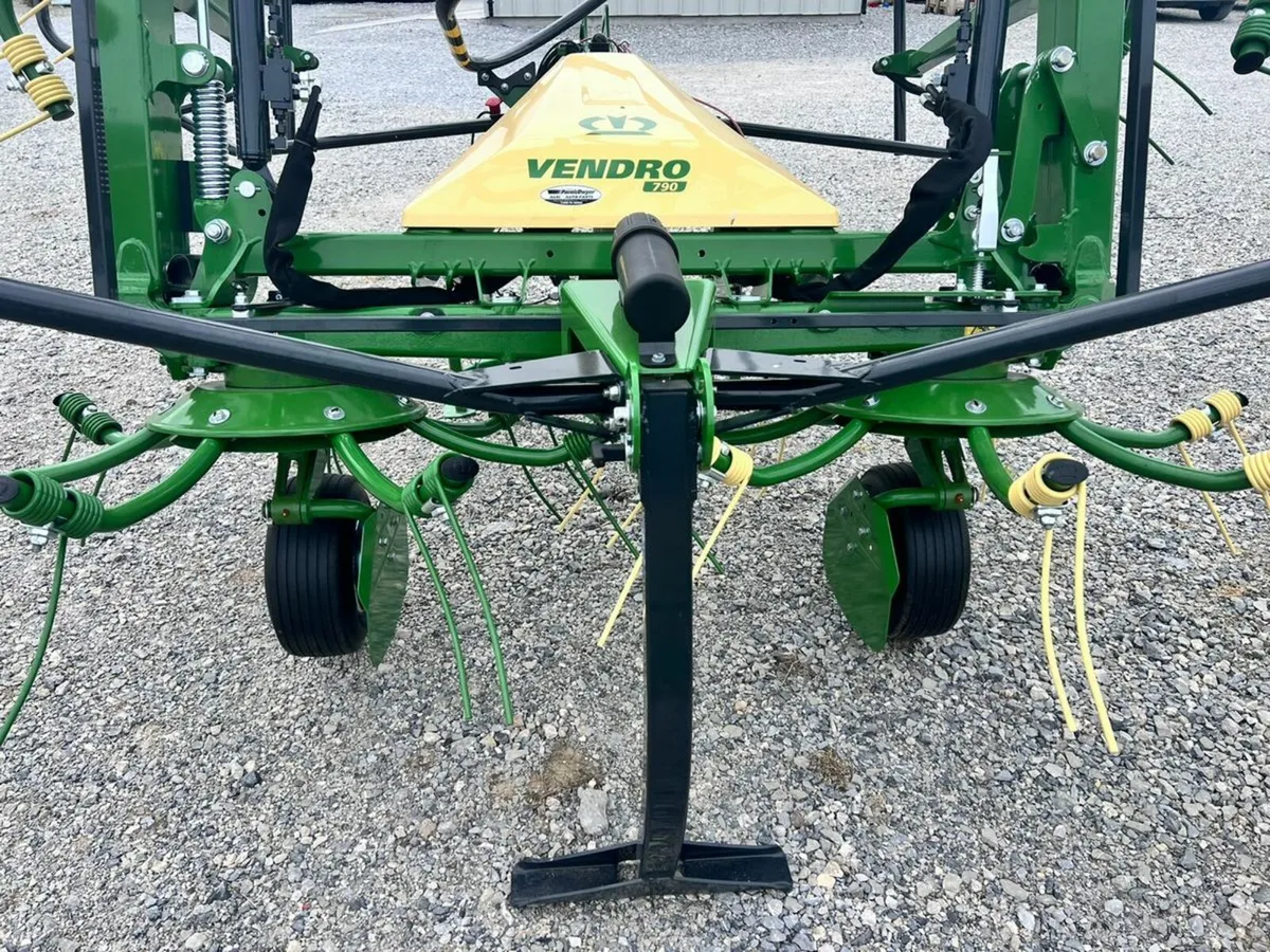 Krone Vendro 790 6 Rotor Tedder -End of Season Sal - Image 3