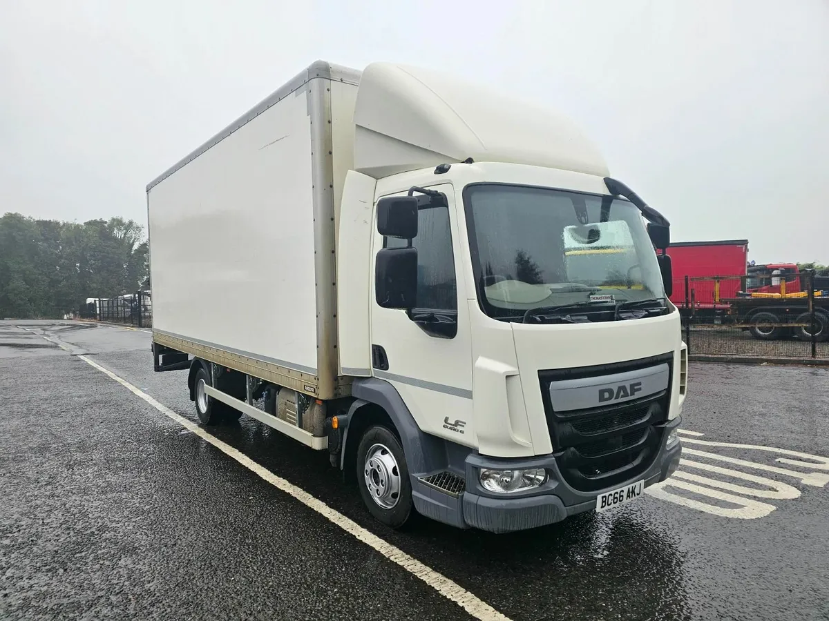 2017 DAF LF150 7 1/2 Ton Box Truck