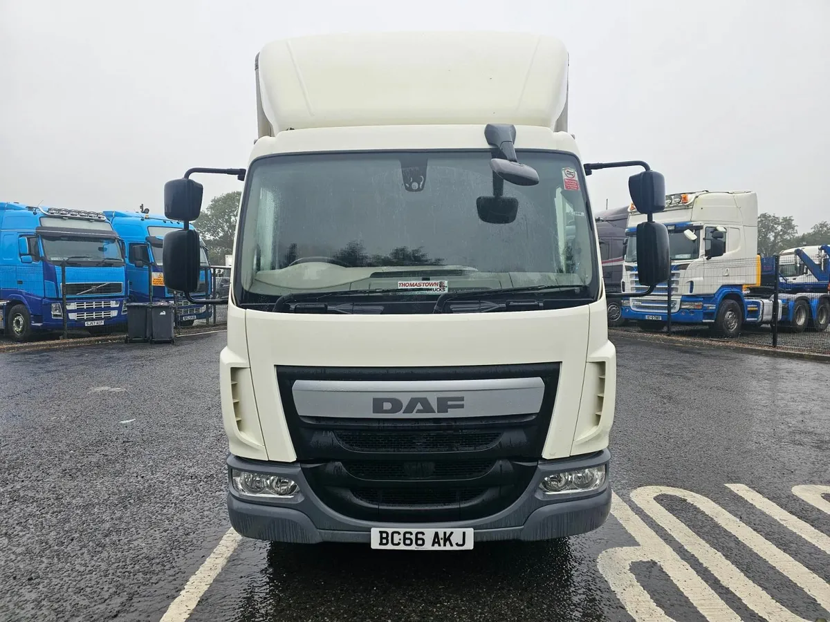 2017 DAF LF150 7 1/2 Ton Box Truck - Image 2