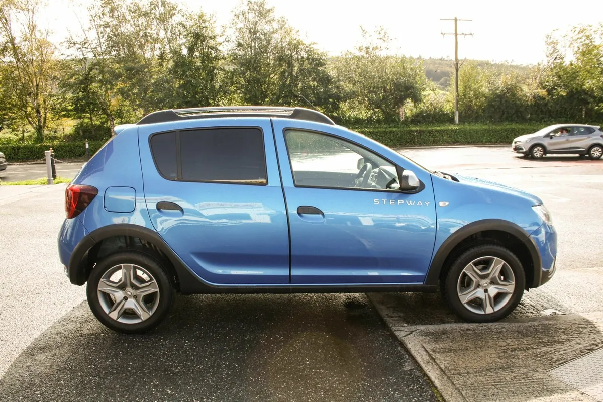 2018 Dacia Sandero Stepway .9 TCE Essential 5-dr - Image 2