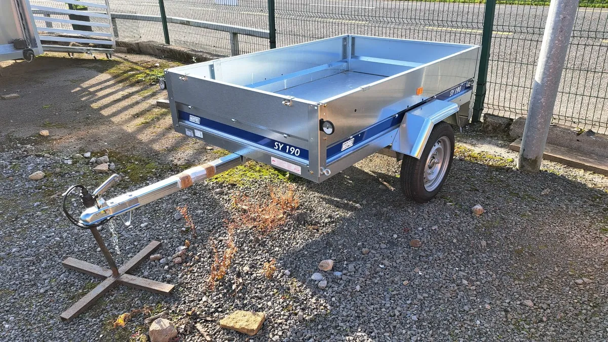 Trailer - Image 1
